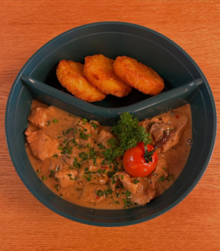 Nachhaltig genießen mit Löwen Take-Away! 🌿🍽️

Holt euch euer Lieblingsgericht bei uns ab und spart dabei nicht nur Zeit, sondern auch Müll! Dank unserer Rebowl-Mehrwegverpackungen bleibt euer Essen frisch – und die Umwelt freut sich. Einfach gegen € 5 Pfand mitnehmen, wiederverwenden oder zurückgeben und Pfand erstattet bekommen.

Bestellen – Abholen – Genießen! Jetzt Speisekarte checken unter loewen-nofels.at und per WhatsApp bestellen: +43 5522 3583.

#TakeAway #Nachhaltigkeit #Rebowl #Feldkirch #gasthauslöwen